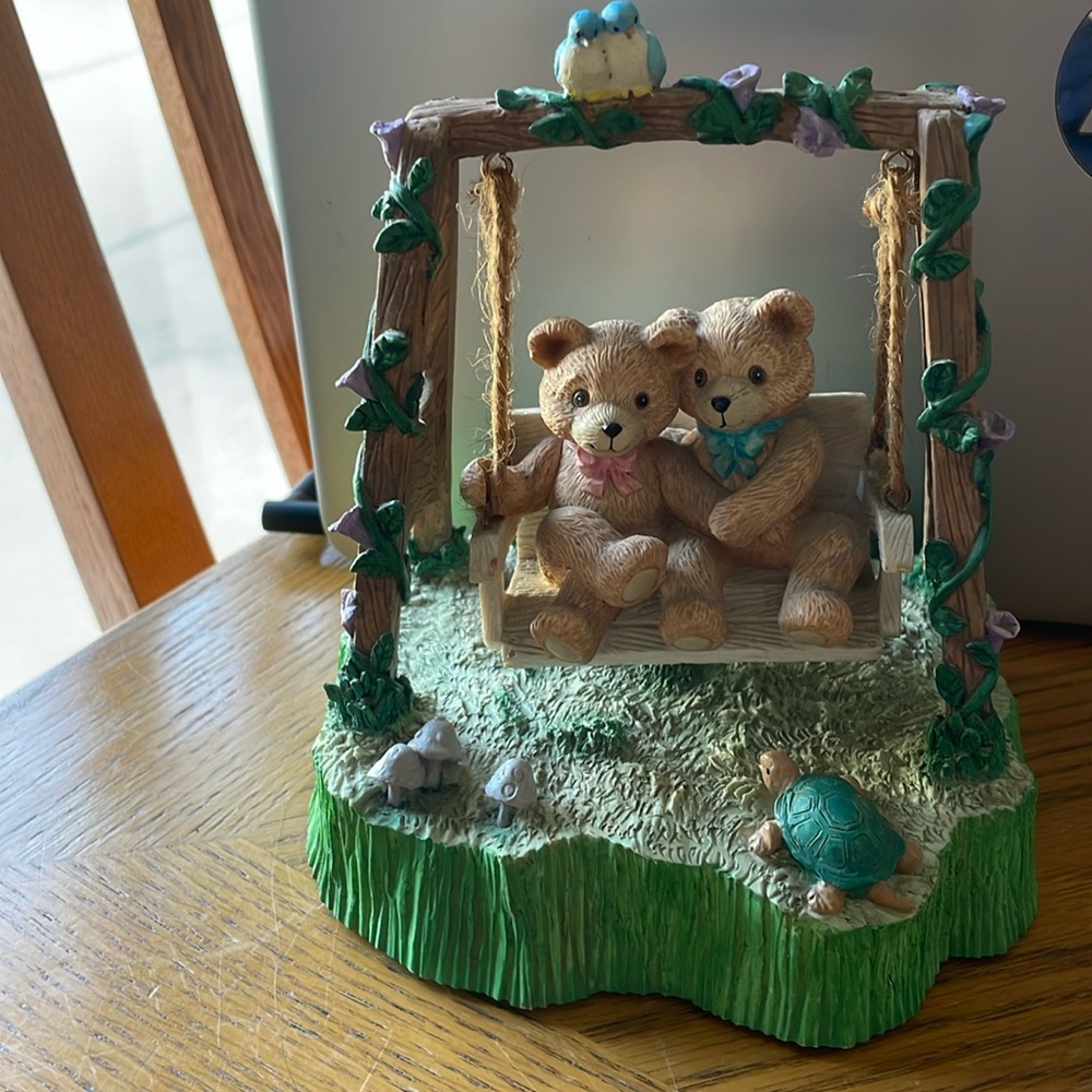 Teddy Tempo Wind Up Music “You Are My Sunshine” Boy & Girl Teddy Bears on Swing